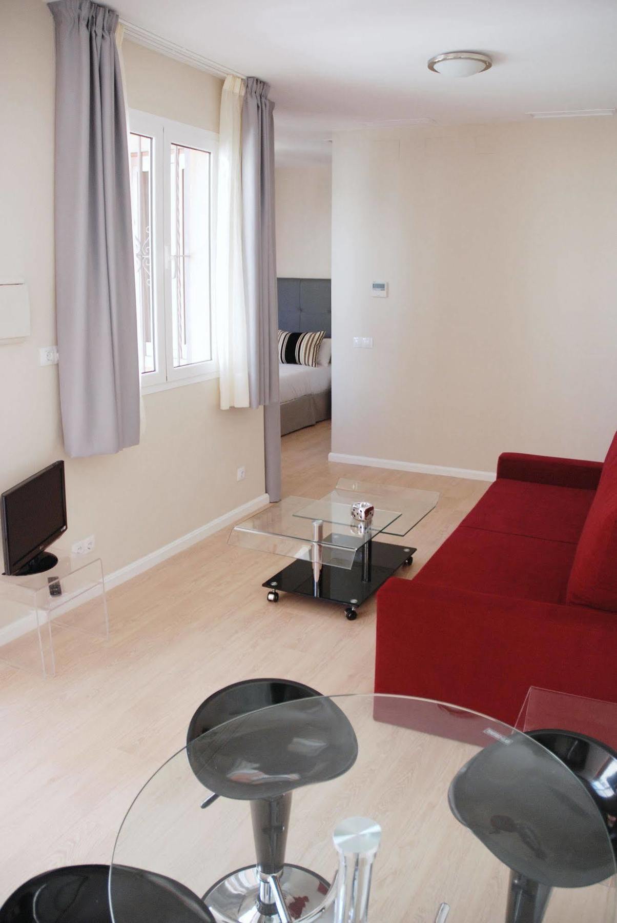 Apartment Metropolis *